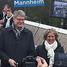 Endlich ist es so weit: Der FRANKLIN-Steg in Mannheim ist offiziell eröffnet! 🥳🌉 Vom Fertigungshof in Niederlangen gin...